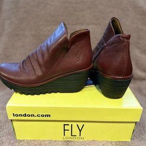 ❌❌SOLD❌❌Burgundy FLY LONDON Boots